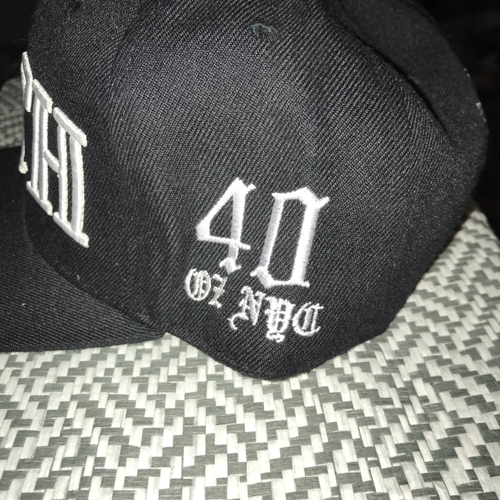 Snap back - Picture 2 of 2